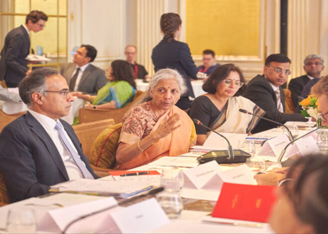 वित्त मंत्री निर्मला सीतारमण पहुंचीं कतर, AIIB की वार्षिक बैठक में लेंगी हिस्सा