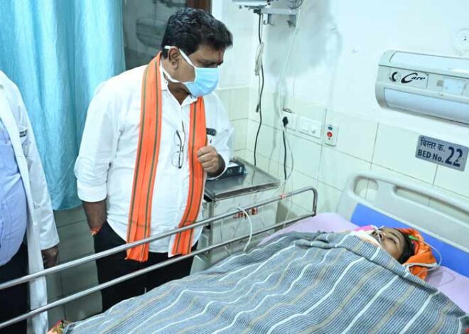 रायपुर : उप मुख्यमंत्री श्री विजय शर्मा ने एम्स रायपुर में महाराष्ट्र सड़क हादसे के घायलों से की मुलाकात