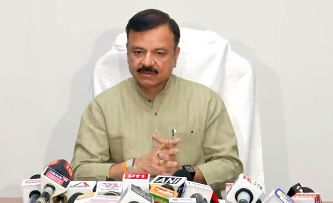 कैबिनेट मंत्री उदय प्रताप सिंह का नेता प्रतिपक्ष पर तंज, कहा- राजनीति में 30 साल विलंब से चल रहे राहुल गांधी