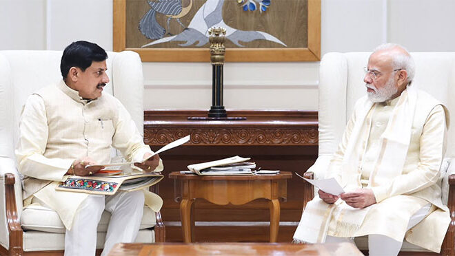 मुख्यमंत्री डॉ. मोहन यादव ने प्रधानमंत्री श्री नरेन्द्र मोदी से की आत्मीय भेंट