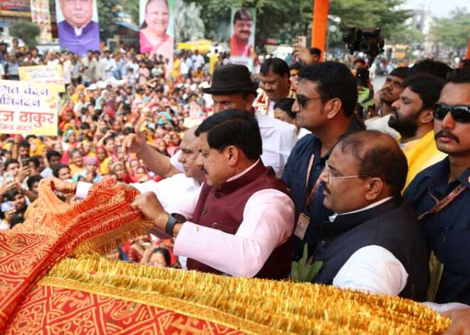 इंदौर में विशाल चुनरी यात्रा में शामिल हुए मुख्यमंत्री डॉ. यादव